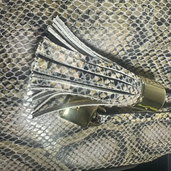 G.I.L.I. Verona hobo in snakeskin embossed print with gold hardware NWOT - Picture 8 of 10